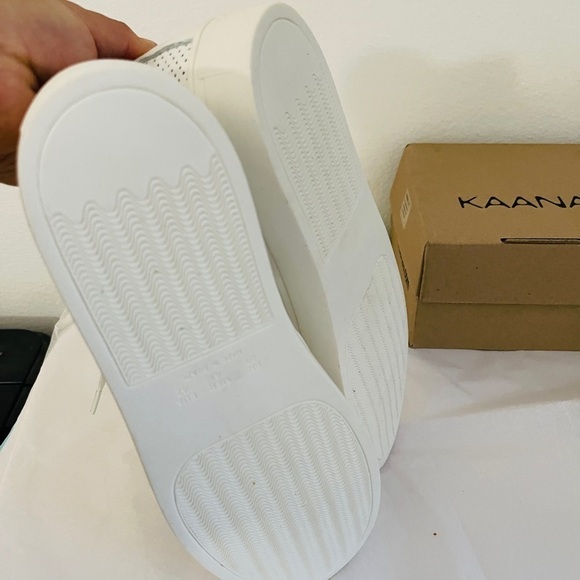 Kaanas White Leather sneaker size 11 - Picture 7 of 7